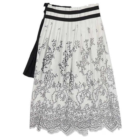 Sacai white and navy skirt - Picture 2 of 7